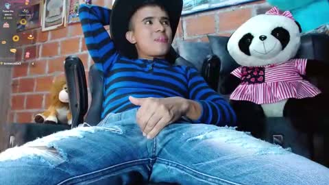 Snapshot of dayro_dduran chatting on March 7, 7:44 pm dayro_dduran online show from March 7, 7:44 pm