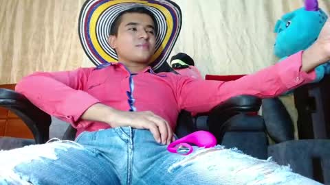 Snapshot of dayro_dduran chatting on May 31, 7:37 pm dayro_dduran online show from May 31, 7:37 pm