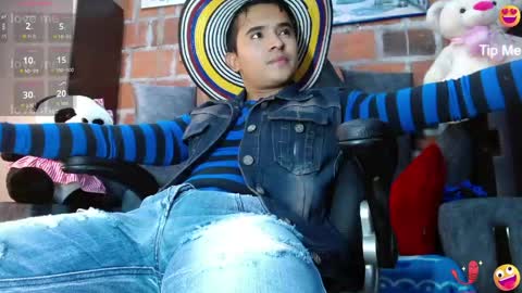 Snapshot of dayro_dduran chatting on June 7, 7:28 pm dayro_dduran online show from June 7, 7:28 pm