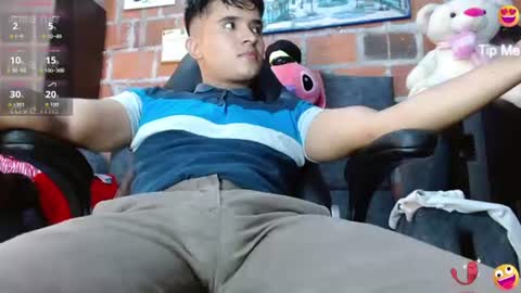 Snapshot of dayro_dduran chatting on June 9, 9:37 pm dayro_dduran online show from June 9, 9:37 pm