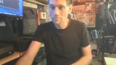 daze592268 online show from June 16, 11:02 am