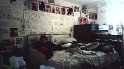 Snapshot of dbeamon92 chatting on February 13, 1:56 am dbeamon92 online show from February 13, 1:56 am