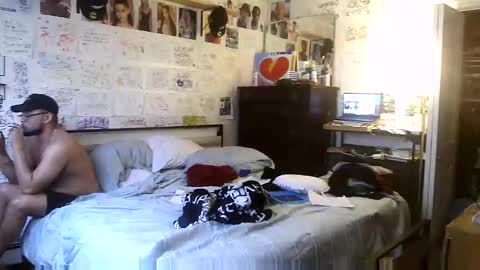 Snapshot of dbeamon92 chatting on February 24, 5:33 pm dbeamon92 online show from February 24, 5:33 pm