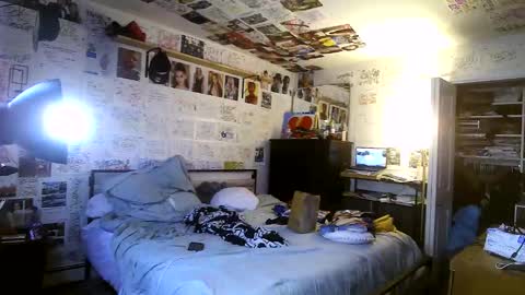 Snapshot of dbeamon92 chatting on March 9, 6:12 pm dbeamon92 online show from March 9, 6:12 pm