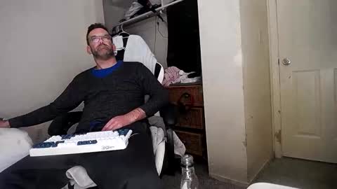 Snapshot of dbfroge chatting on November 9, 11:58 pm dbfroge online show from November 9, 11:58 pm