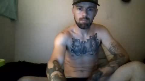 Snapshot of dcrim909 chatting on July 17, 7:04 am Hungmoose69 online show from July 17, 7:04 am