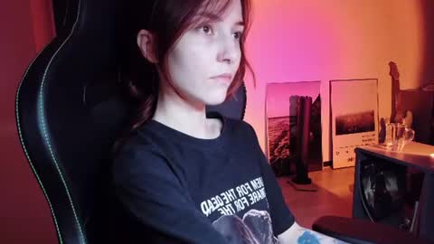 freak online show from June 18, 4:35 am