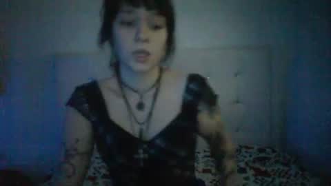 Snapshot of dead_moonxx chatting on July 15, 3:23 am dead_moonxx online show from July 15, 3:23 am