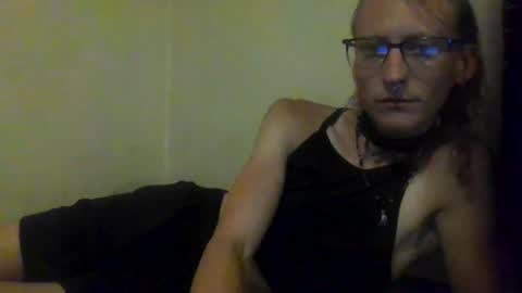 Snapshot of deadhoefreak chatting on July 21, 8:16 am DeadHoeFreak online show from July 21, 8:16 am