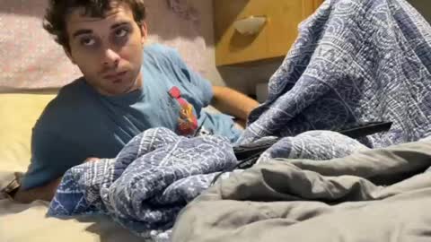 deafguyproud69 online show from June 19, 2:10 pm