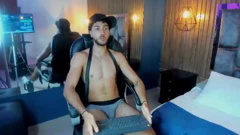 Snapshot of dean_aimee chatting on July 29, 11:30 am Dean Aimee online show from July 29, 11:30 am