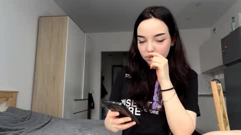 Snapshot of deannabonefield chatting on December 3, 6:54 am I am Hannah ntmu online show from December 3, 6:54 am