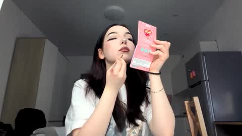 Snapshot of deannabonefield chatting on December 14, 5:13 am I am Hannah ntmu online show from December 14, 5:13 am