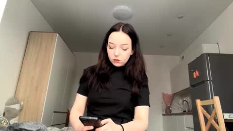 Snapshot of deannabonefield chatting on December 15, 6:06 am I am Hannah ntmu online show from December 15, 6:06 am