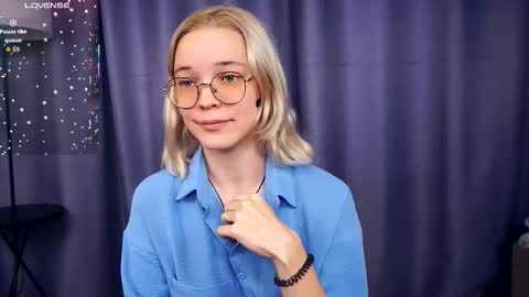 Charlie 18yo online show from October 21, 6:25 am