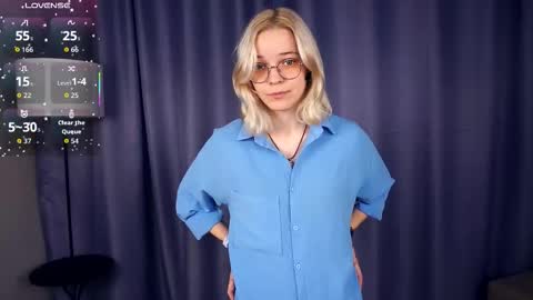 Charlie 18yo online show from October 25, 5:15 am