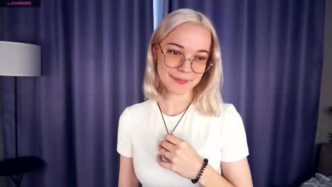 Charlie 18yo online show from November 14, 5:39 am