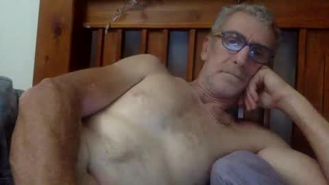 deanofflove2210 online show from December 10, 8:40 am