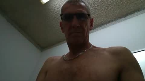 deanofflove2210 online show from June 27, 6:02 pm