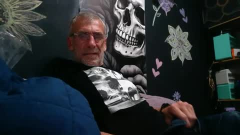 deanofflove2210 online show from July 10, 7:34 am