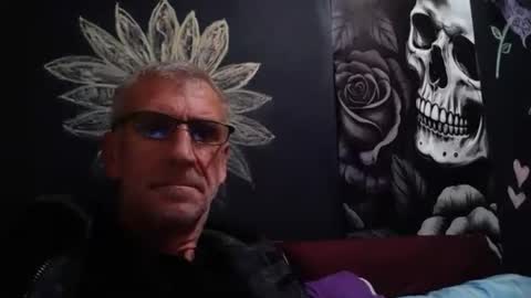 deanofflove2210 online show from July 26, 5:26 am