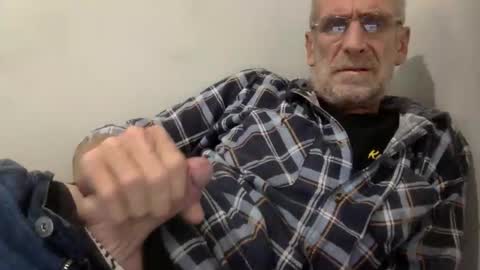 deanofflove221000 online show from April 3, 1:47 am