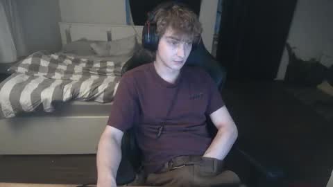 Dean online show from February 22, 4:49 pm