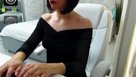 Elly online show from January 11, 12:40 pm