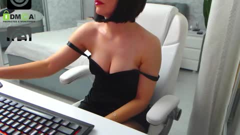 Elly online show from September 17, 9:55 am