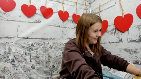 Snapshot of dear_hollyy chatting on May 15, 1:45 am Holly online show from May 15, 1:45 am