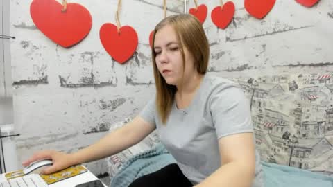 Snapshot of dear_hollyy chatting on May 27, 1:24 am Holly online show from May 27, 1:24 am