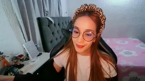 Snapshot of dear_juliet chatting on October 3, 12:29 am Juliet online show from October 3, 12:29 am