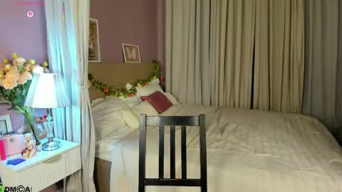 Snapshot of dearly_emily chatting on April 26, 5:21 pm Emily GMT2 Mon 10 AM - 4 PM Wed 10 AM - 4 PM Thu 10 AM - 4 PM Fri 10 AM - 4 PM Sat 10 AM - 4 PM online show from April 26, 5:21 pm