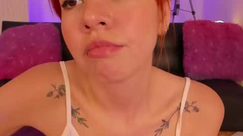 Snapshot of dearmilu28 chatting on December 23, 8:25 pm dearmilu28 online show from December 23, 8:25 pm