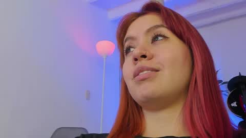 Snapshot of dearmilu28 chatting on March 27, 5:35 am dearmilu28 online show from March 27, 5:35 am