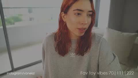 Snapshot of dearnina chatting on September 30, 2:33 pm NINA   30OFF online show from September 30, 2:33 pm