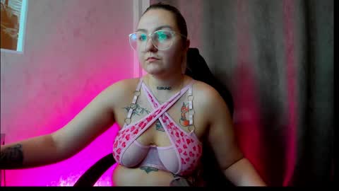 Debbie Mon Tue Fri Sun Sat GMT 3 1000am - 0400pm  online show from December 13, 4:05 pm