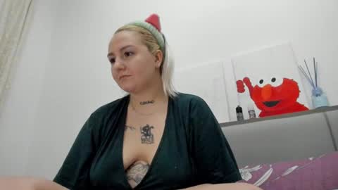 Debbie Mon Tue Fri Sun Sat GMT 3 1000am - 0400pm  online show from February 15, 8:54 pm