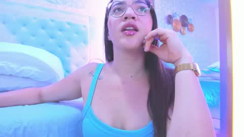 Snapshot of debora_scoot chatting on November 8, 11:10 am Debora online show from November 8, 11:10 am