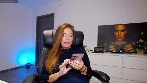 Monique online show from December 19, 11:18 am