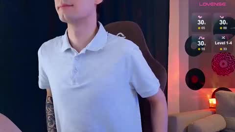 Snapshot of debugmee chatting on March 2, 5:19 am Samuel online show from March 2, 5:19 am