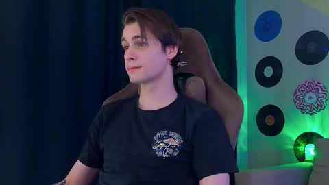 Snapshot of debugmee chatting on March 7, 3:42 pm Samuel online show from March 7, 3:42 pm