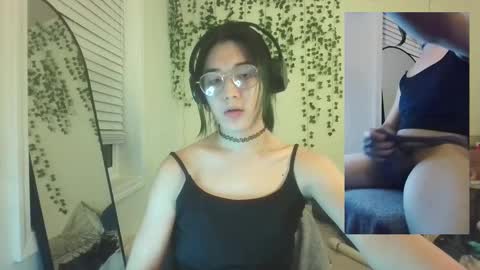 deciduousdoll online show from September 28, 5:13 am