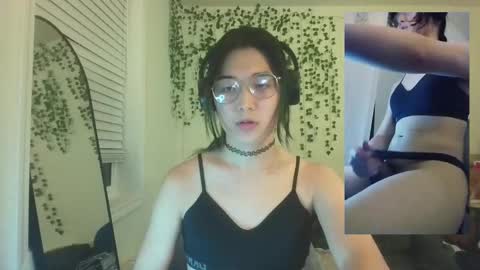 deciduousdoll online show from September 29, 5:56 am