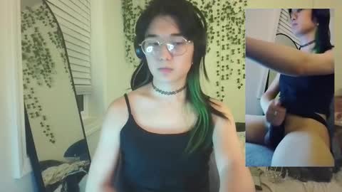 deciduousdoll online show from October 6, 6:44 am