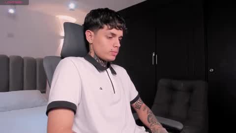 declan_fox online show from September 21, 4:03 am