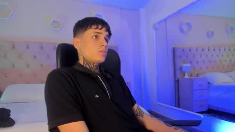 declan_fox online show from October 19, 4:35 am