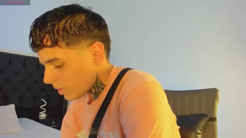 declan_fox online show from November 2, 5:10 am