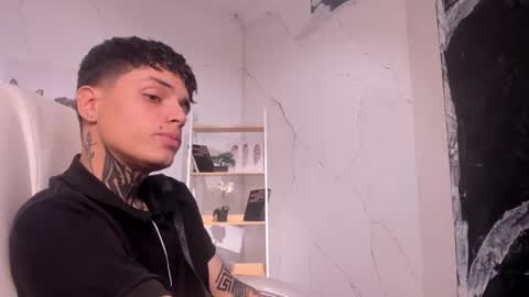 declan_fox online show from November 3, 4:36 am