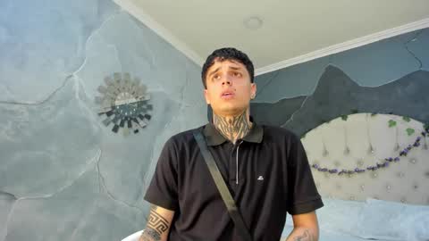 declan_fox online show from November 5, 1:05 am